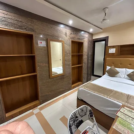 Hotel Bkc Mannat 3*