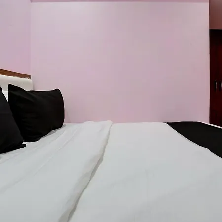 Oyo 8212 Flagship King Residency 3*