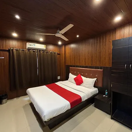 Hotel Borivali Executive - Near Borivali Railway Station 3*
