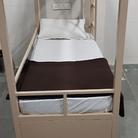 Hostel Casba 9 & *
