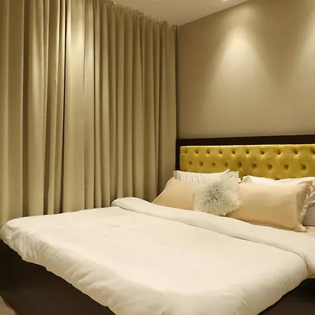 Aparthotel Zenia Luxury Suites And Serviced