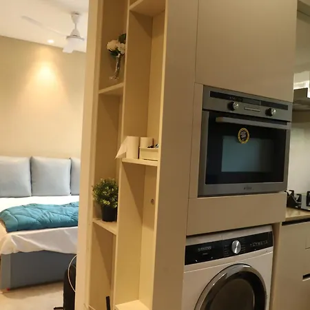 Aparthotel Zenia Luxury Suites And Serviced