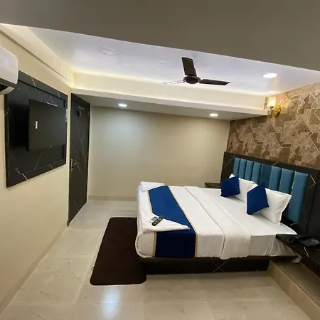 97 Inn- Andheri Versova 3*