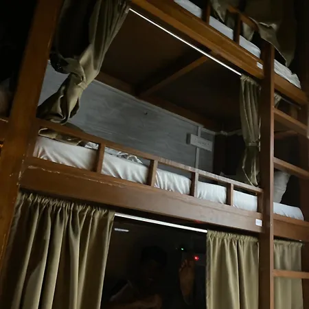 Aman Dormitory 2 Bed & Breakfast Mumbai