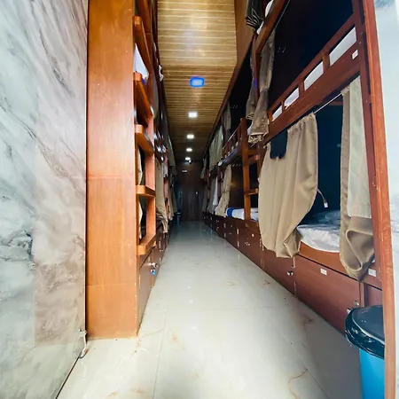 Aman Dormitory 2 Bed & Breakfast *