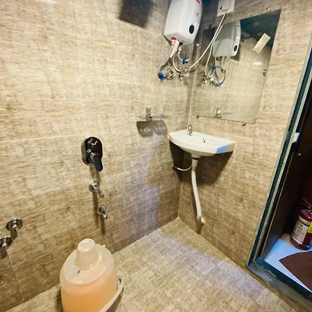 Bed & Breakfast Aman Dormitory 2 *