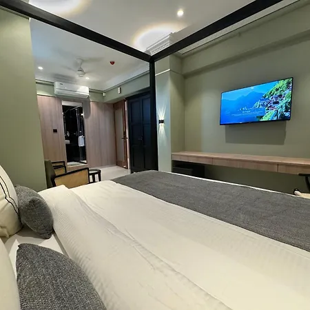 House, Valnai Malad Hotel 4*