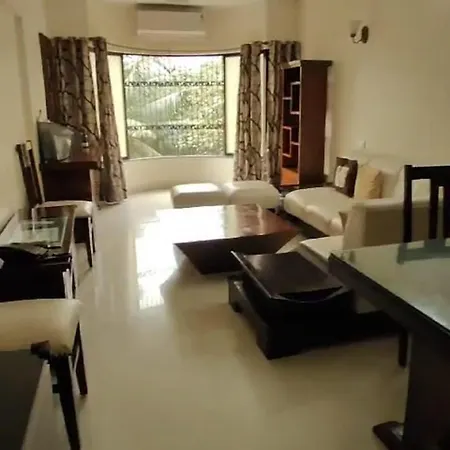 Linking Road Market : 3bhk Apt Apartment Mumbai