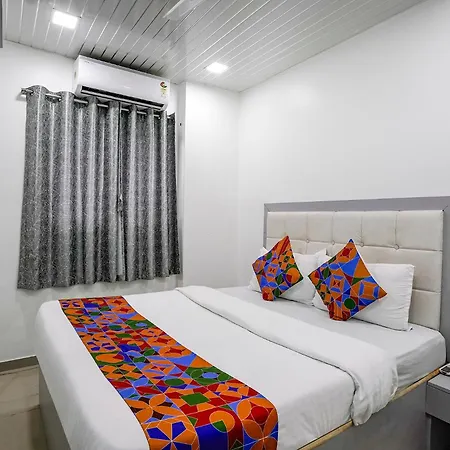 Hotel Via Park Residency 3*