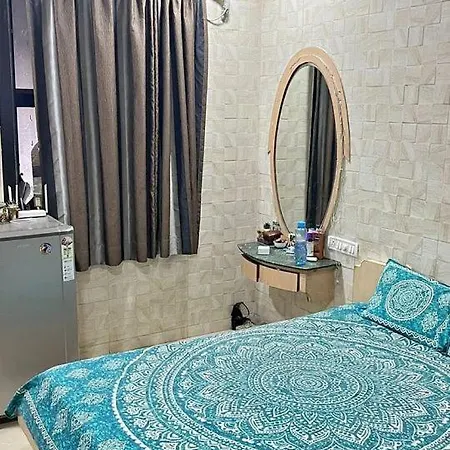 15th Road Bandra West Apartment *