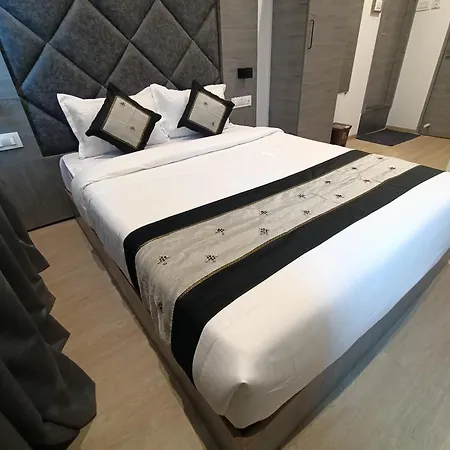 Beverly Palace Santacruz - Near Bkc - Airport T1 Hotel 3*