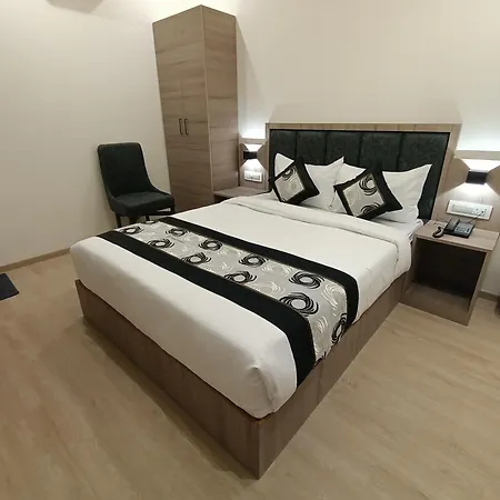 Beverly Palace Santacruz - Near Bkc - Airport T1