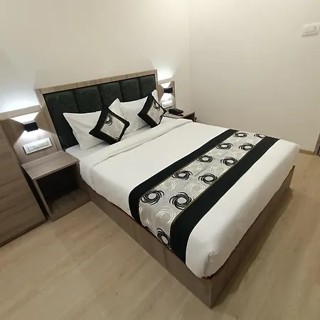 Hotel Beverly Palace Santacruz - Near Bkc - Airport T1