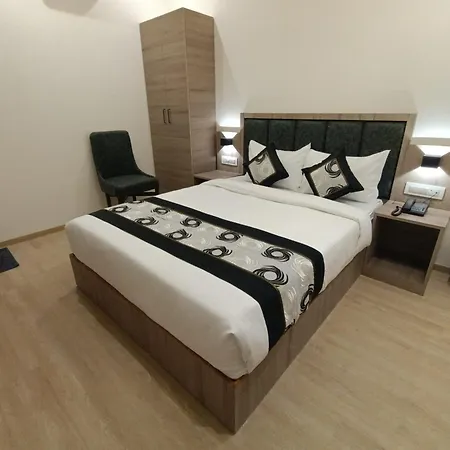 Beverly Palace Santacruz - Near Bkc - Airport T1 3*