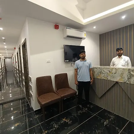 Beverly Palace Santacruz - Near Bkc - Airport T1 Hotel 3*