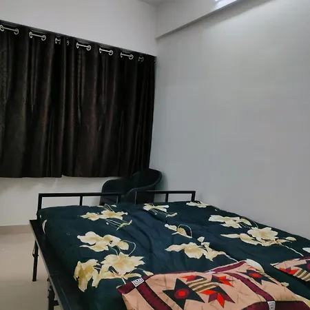 Apartment 505 Parmanand Wadi