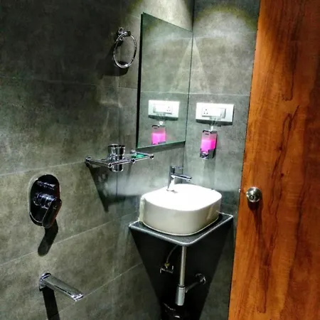 Deluxe Comfort Sty Guest house Mumbai