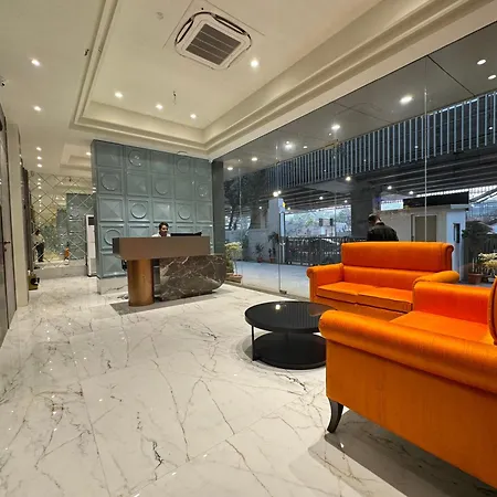 Hotel House, Valnai Malad