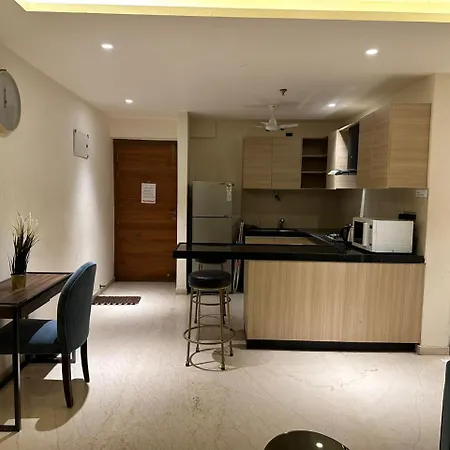 Apartment 1.5br Service In Bkc By Florastays
