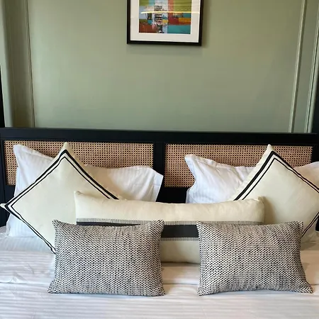 Hotel House, Valnai Malad Mumbai