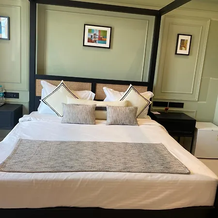 House, Valnai Malad Hotel