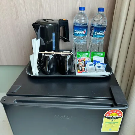 House, Valnai Malad 4* Mumbai