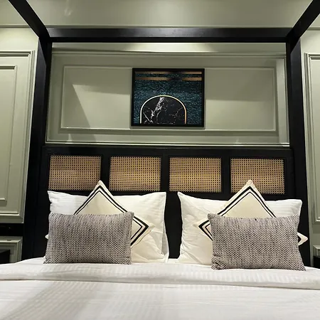 House, Valnai Malad 4*