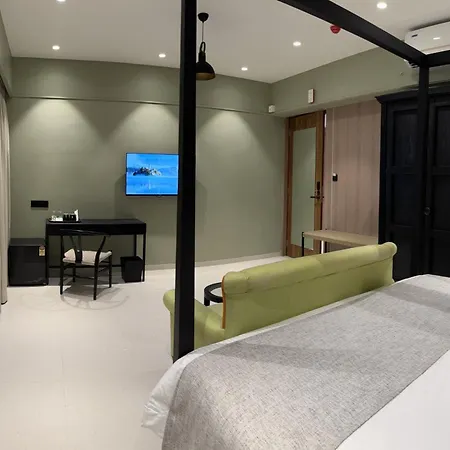 House, Valnai Malad 4* Mumbai