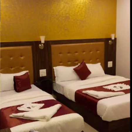 Flagship 83490 Hotel Bently Palace Hotel 3*