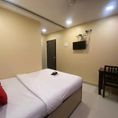 Royal Grand - Near International Airport Hotel