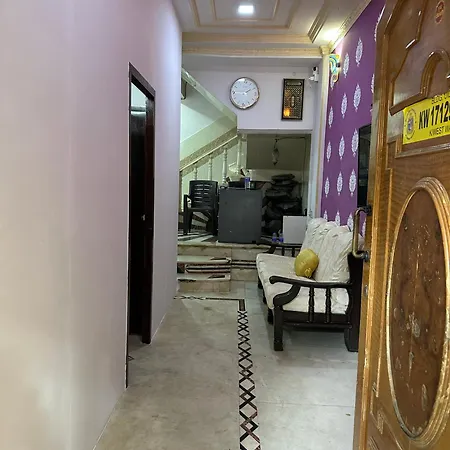 Hostel Zest - 72 *