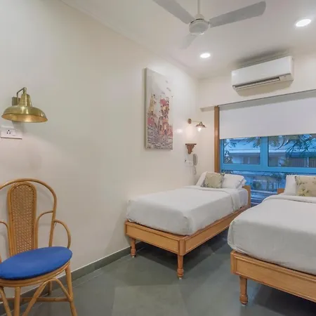 Kemps Corner Hotel