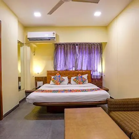 Hotel Via Jayshree 3*