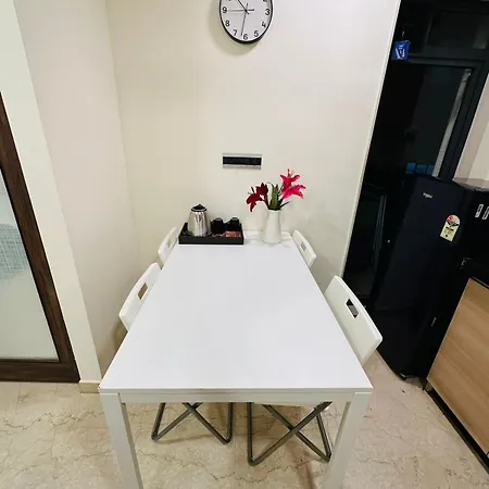 Apartment 1br Service In Bkc By Florastays *