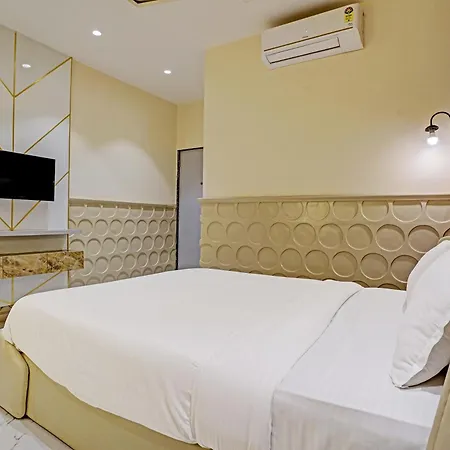 Collection O Palm Springs Hotel Mumbai