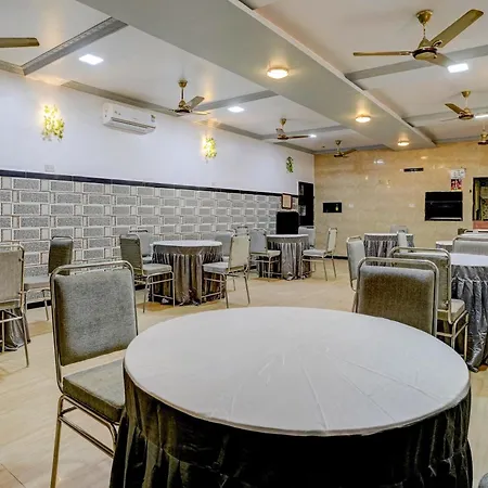 Hotel Collection O Palm Springs Mumbai