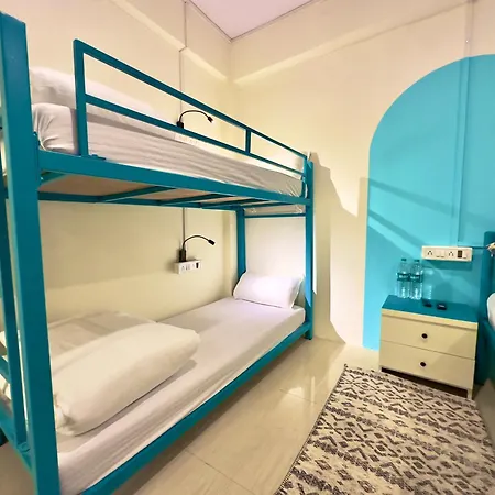Hostel Locomo Hostel Express - Stay Work Eat Mumbai