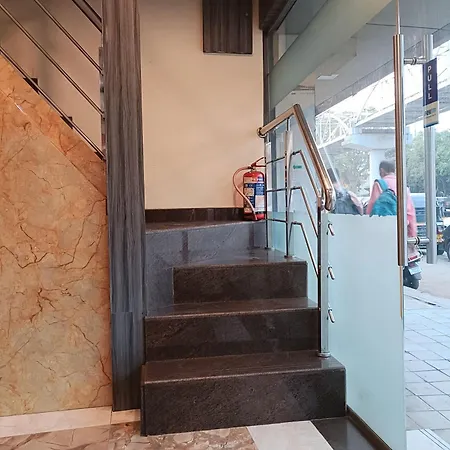 Guest house Time Gold Near Domestics Airport Mumbai