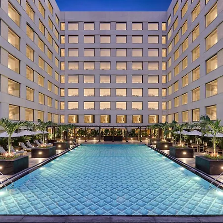 Aurika, International Airport - Luxury By Lemon Tree 5* Mumbai