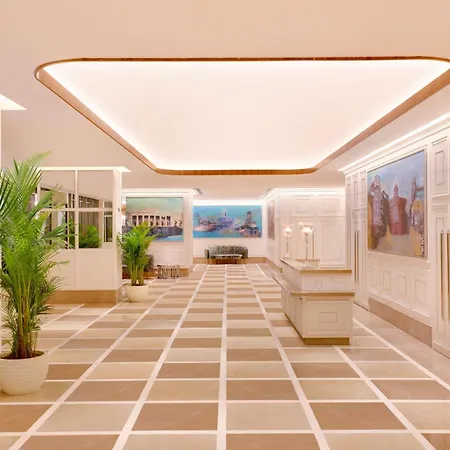 Aurika, International Airport - Luxury By Lemon Tree Hotel