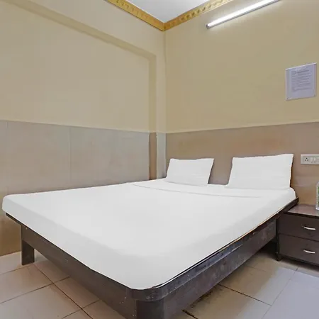 Spot On 81122 Alfa Hotel