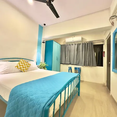 Locomo Hostel Express - Stay Work Eat Mumbai