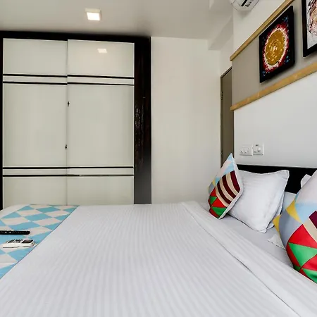 Oyo Elegant Hiranandani 3* Mumbai