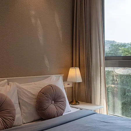 Apartment Regent Entire One Bedroom - Hiranandani Gardens, Powai Mumbai