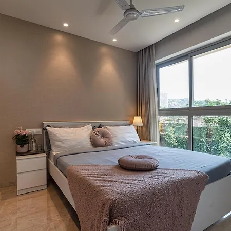 Regent Entire One Bedroom - Hiranandani Gardens, Powai Apartment