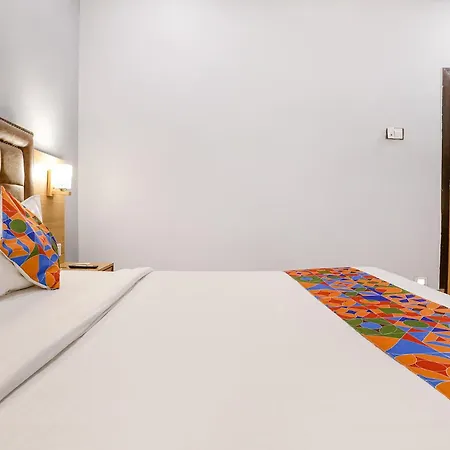 Hotel Fabhotel Zara Grand 3*