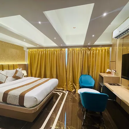 Home2 Renaissance Club Mumbai