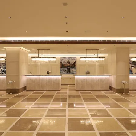 Aurika, International Airport - Luxury By Lemon Tree