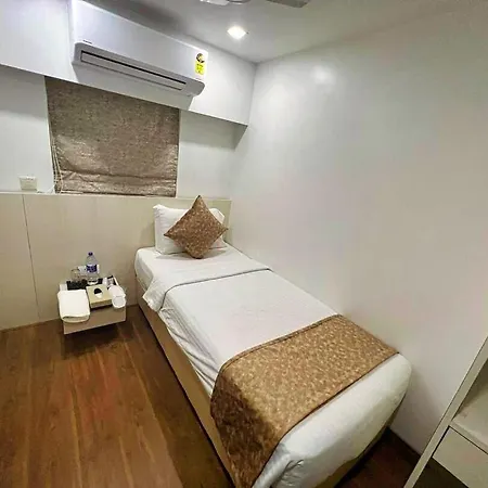 White House By Maxxvalue Service Bandra Apartment Mumbai
