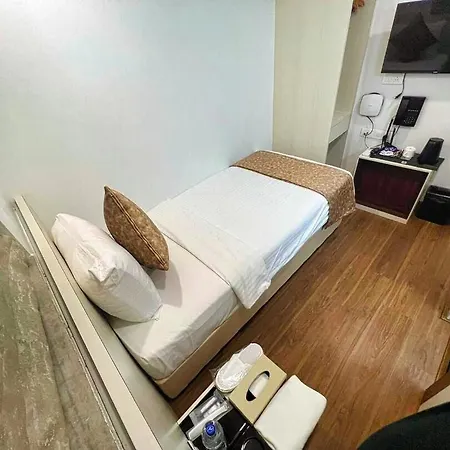 White House By Maxxvalue Service Bandra * Mumbai